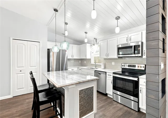 Photo 3 of Single family home for sale at 36 Royal Palm Ln, Palm Coast, FL 32164 | MLS# V4950315 | Listing updated on 2026-09-06