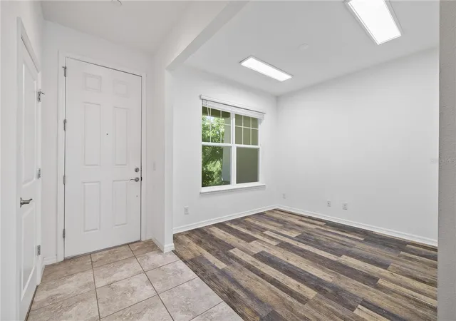 Photo 5 of Townhouse for sale at 10509 Spring Arbor Ln, Winter Garden, FL 34787 | MLS# O6426898 | Listing updated on 2026-08-31
