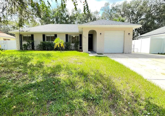 Photo 1 of Sale Pending at 4292 Watch Hl Rd, Orlando, FL 32808 | MLS# O6426903 | Listing updated on 2026-09-02