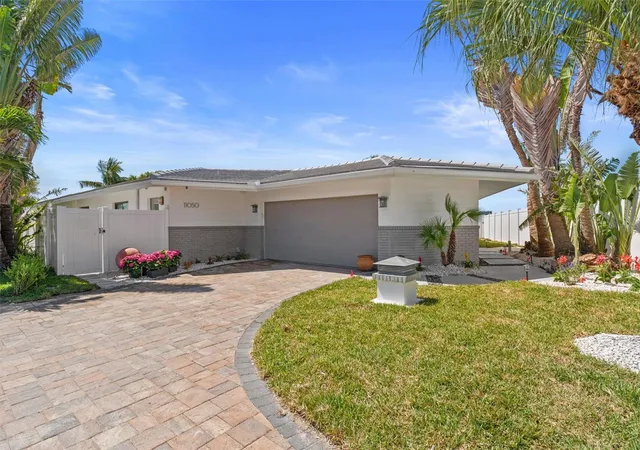 2nd image of 11050 7th St E, Treasure Island, FL 33706 | MLS# TB8531237