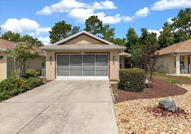 Photo 1 of Single family home for sale at 9082 Sw 102nd Circle, Ocala, FL 34481 | MLS# OM728913 | Listing updated on 2026-09-06
