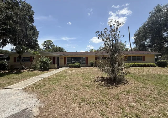 Photo 1 of Single family home for sale at 1015 E Mann Rd, Bartow, FL 33830 | MLS# TB8531243 | Listing updated on 2026-08-26