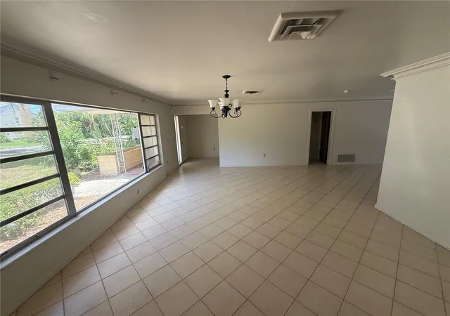 Photo 3 of Single family home for sale at 1015 E Mann Rd, Bartow, FL 33830 | MLS# TB8531243 | Listing updated on 2026-08-26