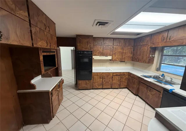 Photo 4 of Single family home for sale at 1015 E Mann Rd, Bartow, FL 33830 | MLS# TB8531243 | Listing updated on 2026-10-15