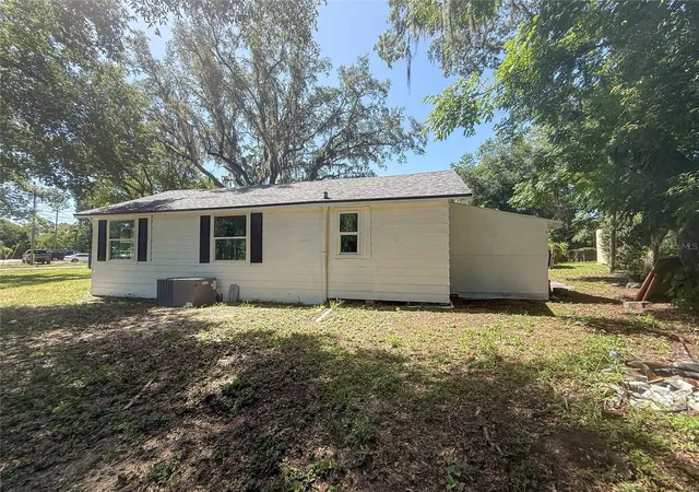Photo 4 of Single family home for sale at 1002 Tilden Ave, Apopka, FL 32703 | MLS# O6426912 | Listing updated on 2026-07-22