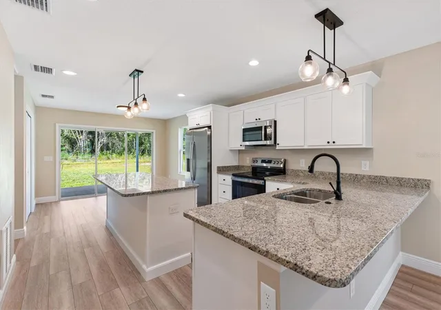 3rd image of 533 E Anderson Ave, Bushnell, FL 33513 | MLS# G5115365