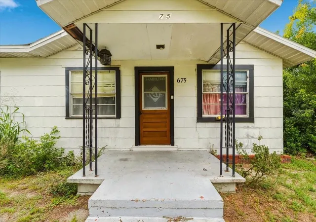 Photo 3 of Single family home for sale at 675 E Bay Ave, Eagle Lake, FL 33839 | MLS# L4963665 | Listing updated on 2026-09-29
