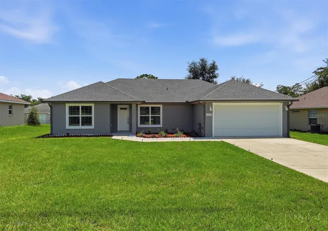 Photo 2 of Single family home for sale at 15055 Se 93rd Court, Summerfield, FL 34491 | MLS# OM728917 | Listing updated on 2026-09-24