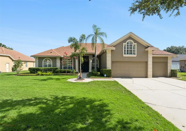 Photo 1 of Single family home for sale at 3739 Winding Lake Cir, Orlando, FL 32835 | MLS# O6426943 | Listing updated on 2026-09-15