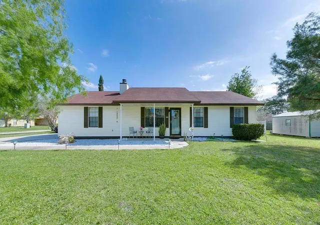 Photo 1 of Single family home for sale at 1121 Londonderry Dr, Orange Park, FL 32065 | MLS# TB8531288 | Listing updated on 2026-07-22