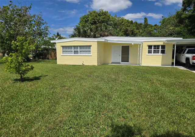Photo 1 of Single family home for sale at 5825 Yucatan Dr, Orlando, FL 32807 | MLS# O6426951 | Listing updated on 2026-08-25