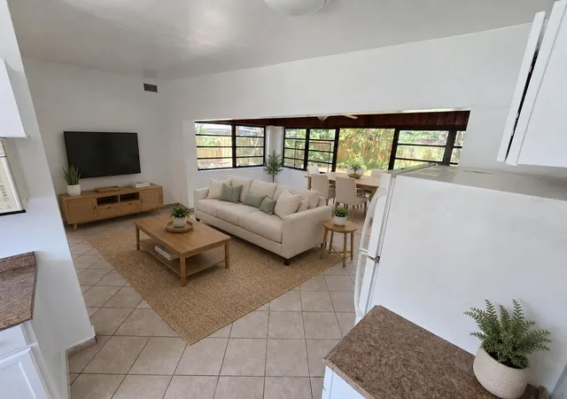 Photo 2 of Single family home for sale at 5825 Yucatan Dr, Orlando, FL 32807 | MLS# O6426951 | Listing updated on 2026-08-25