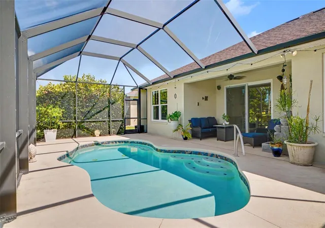 Photo 2 of Single family home for sale at 40 Graham Woods Pl, Palm Coast, FL 32137 | MLS# FC320107 | Listing updated on 2026-07-27