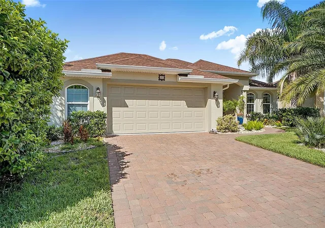 Photo 3 of Single family home for sale at 40 Graham Woods Pl, Palm Coast, FL 32137 | MLS# FC320107 | Listing updated on 2026-07-27