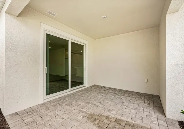 Photo 3 of Townhouse for sale at 4422 Sunset Garden St, Bradenton, FL 34210 | MLS# R4911686 | Listing updated on 2026-10-03