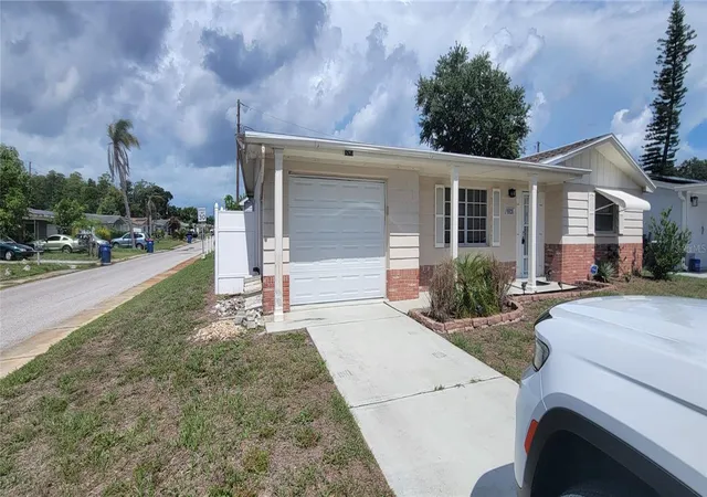 2nd image of 3243 Bayport Dr, Holiday, FL 34691 | MLS# W7887848