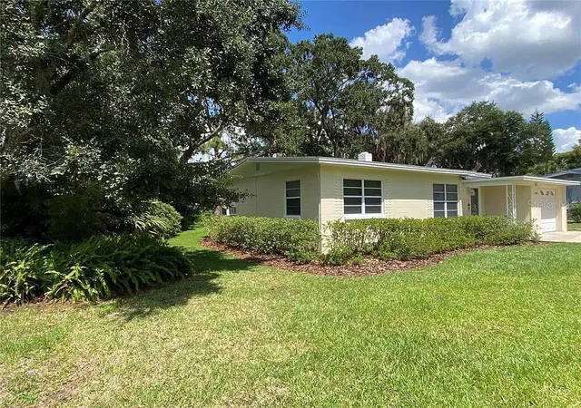 Photo 3 of Single family home for sale at 1025 Lake Jessamine Dr, Orlando, FL 32839 | MLS# O6426967 | Listing updated on 2026-07-22