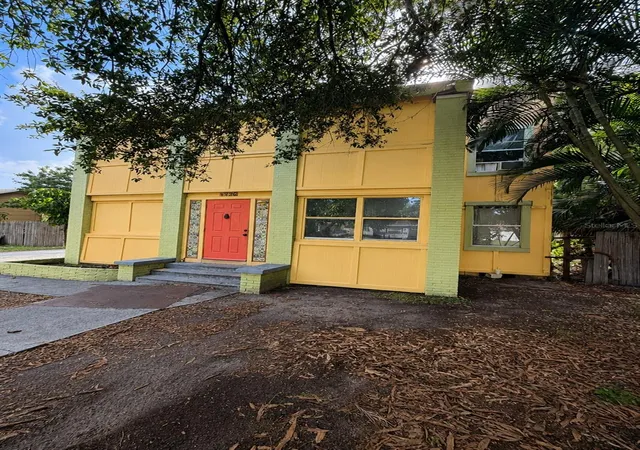 Photo 1 of Single family home for sale at 1726 Newark St S, Saint Petersburg, FL 33711 | MLS# TB8531310 | Listing updated on 2026-08-24