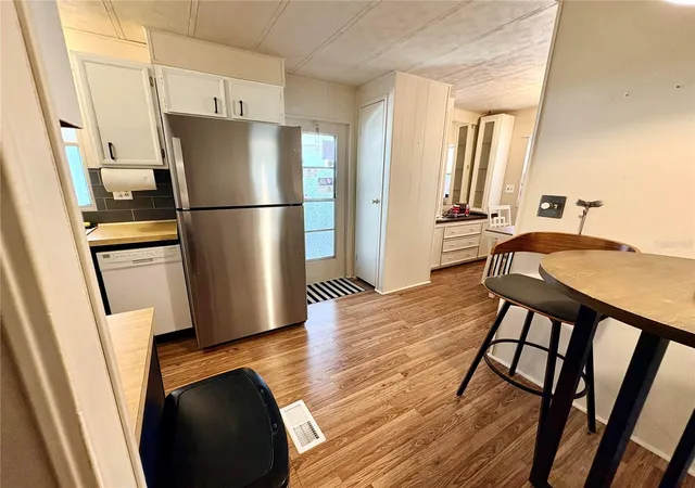 3rd image of 2790 Indianwood Dr, North Fort Myers, FL 33917 | MLS# A4700645