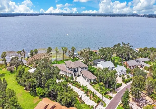 Photo 1 of Mansion for sale at 724 W 2nd Avenue, Windermere, FL 34786 | MLS# O6426995 | Listing updated on 2026-09-12