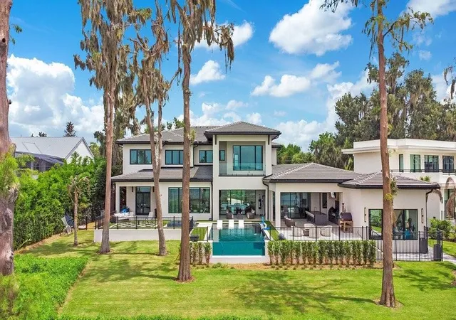 Photo 3 of Mansion for sale at 724 W 2nd Avenue, Windermere, FL 34786 | MLS# O6426995 | Listing updated on 2026-09-12