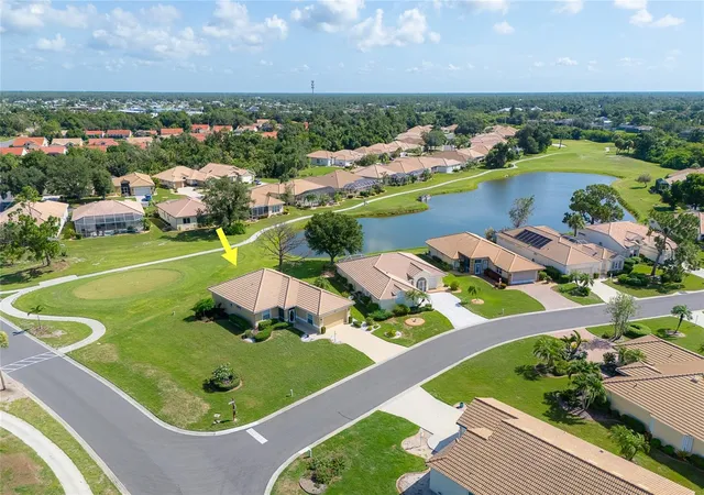 3rd image of 6700 Greenview Ln, Englewood, FL 34224 | MLS# D6148150