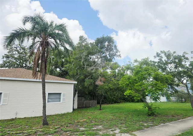 3rd image of 205 N Missouri Ave, Clearwater, FL 33755 | MLS# TB8531349