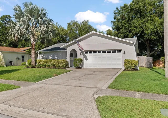 Photo 1 of Single family home for sale at 1128 Forbes Tr, Tarpon Springs, FL 34689 | MLS# W7887852 | Listing updated on 2026-09-21