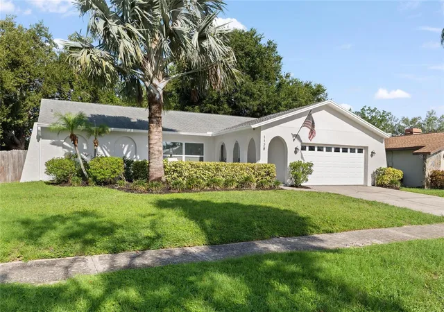 Photo 2 of Single family home for sale at 1128 Forbes Tr, Tarpon Springs, FL 34689 | MLS# W7887852 | Listing updated on 2026-09-21