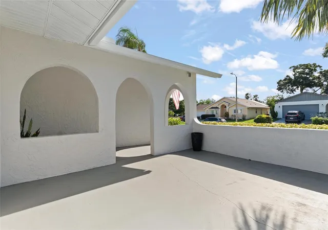 Photo 3 of Single family home for sale at 1128 Forbes Tr, Tarpon Springs, FL 34689 | MLS# W7887852 | Listing updated on 2026-09-21