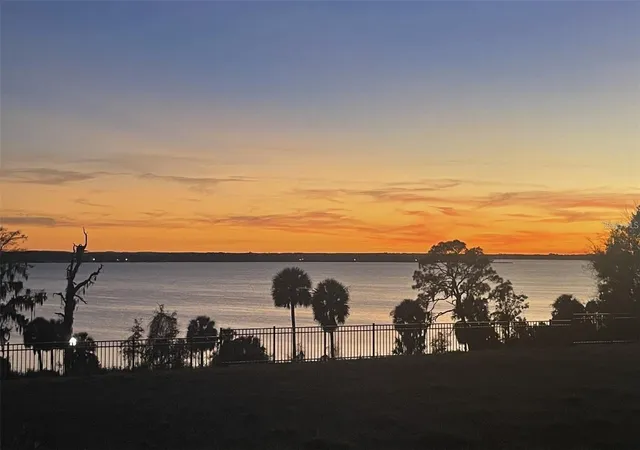 4th image of 650 W 11Th Ave, Mount Dora, FL 32757 | MLS# O6427025