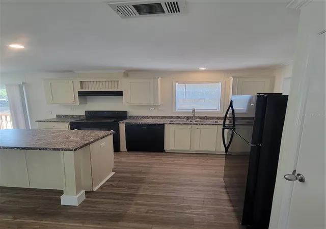 Photo 3 of Manufactured home for sale at 2435 Myer Ave, Leesburg, FL 34748 | MLS# G5115371 | Listing updated on 2026-10-02