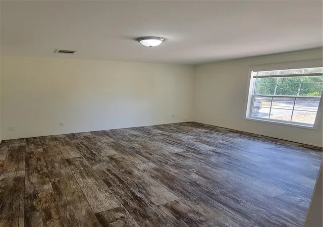 Photo 4 of Manufactured home for sale at 2435 Myer Ave, Leesburg, FL 34748 | MLS# G5115371 | Listing updated on 2026-10-02
