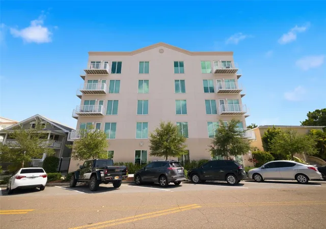 Photo 2 of Condo for sale at 644 3rd Avenue S #403, Saint Petersburg, FL 33701 | MLS# TB8531364 | Listing updated on 2026-10-05