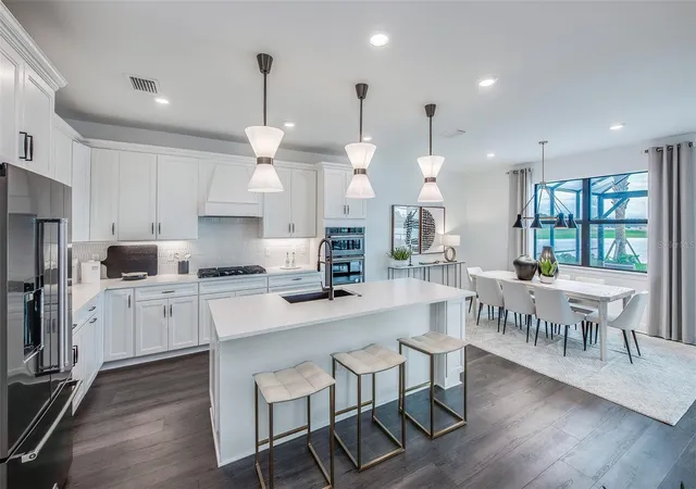 Photo 3 of Sale Pending at 7457 Summer Ct, Sarasota, FL 34231 | MLS# TB8531379 | Listing updated on 2026-07-23