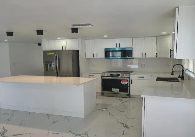 Photo 3 of Single family home for sale at 7019 Fountain Ave, Tampa, FL 33634 | MLS# TB8531380 | Listing updated on 2026-08-27