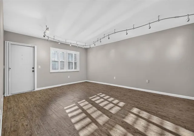 Photo 4 of Condo for sale at 6015 19th Street N #215, Saint Petersburg, FL 33714 | MLS# TB8531383 | Listing updated on 2026-08-16