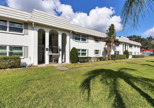 Photo 1 of Condo for sale at 5800 Hollywood Blvd #312, Sarasota, FL 34231 | MLS# A4700672 | Listing updated on 2026-08-27