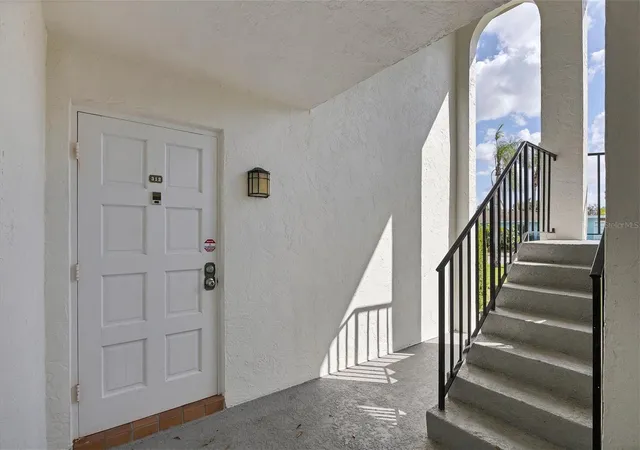 Photo 3 of Condo for sale at 5800 Hollywood Blvd #312, Sarasota, FL 34231 | MLS# A4700672 | Listing updated on 2026-08-27