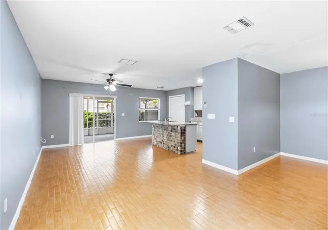 5th image of 2825 Cliffe Ct, Oviedo, FL 32765 | MLS# O6427055