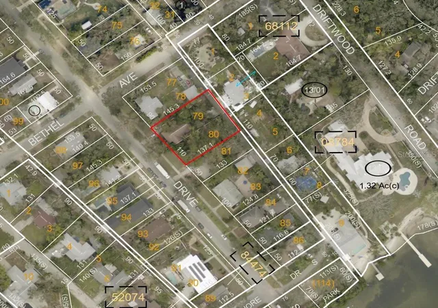 Photo 3 of Single family home for sale at 2720 Bayside Dr S, Saint Petersburg, FL 33705 | MLS# TB8531392 | Listing updated on 2026-08-05