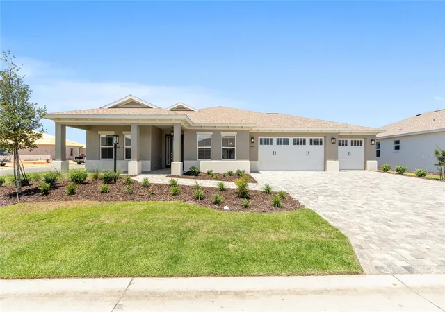 Photo 1 of Sale Pending at 10261 Sw 82nd Place Rd, Ocala, FL 34481 | MLS# OM728943 | Listing updated on 2026-09-03