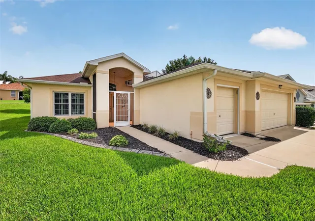 Photo 1 of Single family home for sale at 5809 Bounty Cir, Tavares, FL 32778 | MLS# G5115378 | Listing updated on 2026-09-29