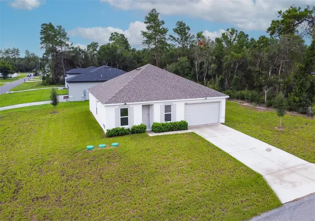 Photo 2 of Single family home for sale at 17294 Sw 39th Circle, Ocala, FL 34473 | MLS# OM728947 | Listing updated on 2026-10-01