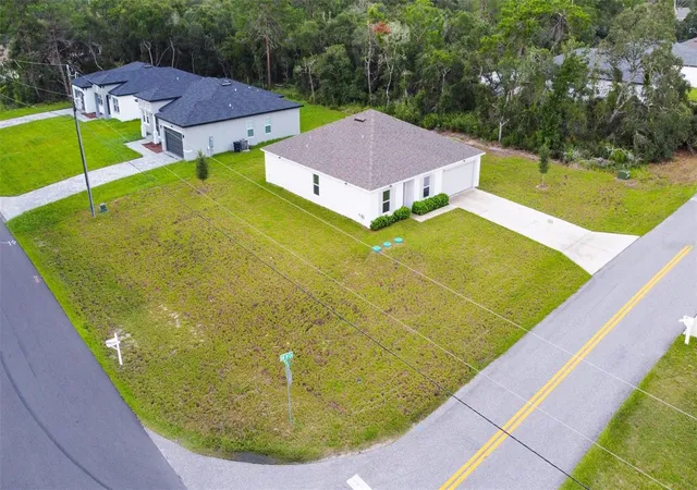 Photo 3 of Single family home for sale at 17294 Sw 39th Circle, Ocala, FL 34473 | MLS# OM728947 | Listing updated on 2026-10-01