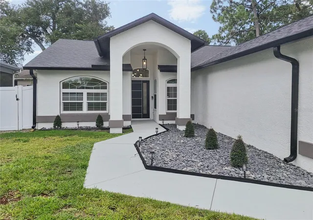 Photo 4 of Single family home for sale at 12041 68th Street, Largo, FL 33773 | MLS# TB8531410 | Listing updated on 2026-09-30