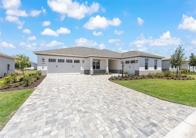 Photo 3 of Single family home for sale at 10233 Sw 82nd Place Rd, Ocala, FL 34481 | MLS# OM728948 | Listing updated on 2026-08-14