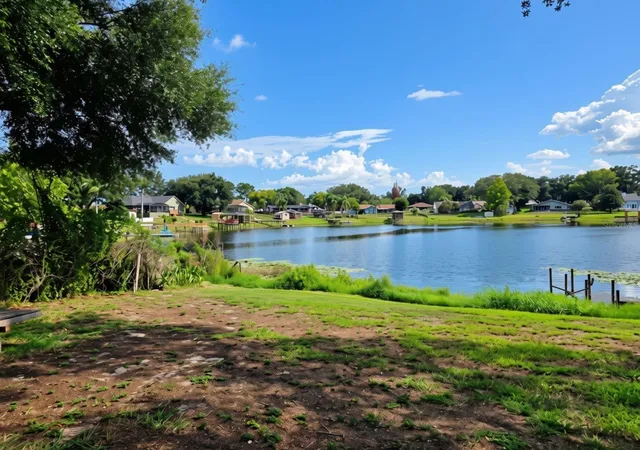 Photo 3 of Single family home for sale at 10844 Poinciana Dr, Clermont, FL 34711 | MLS# O6427086 | Listing updated on 2026-09-02