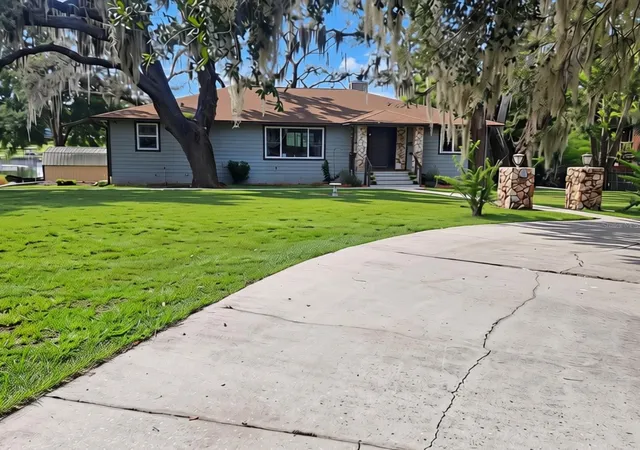 Photo 1 of Single family home for sale at 10844 Poinciana Dr, Clermont, FL 34711 | MLS# O6427086 | Listing updated on 2026-10-05