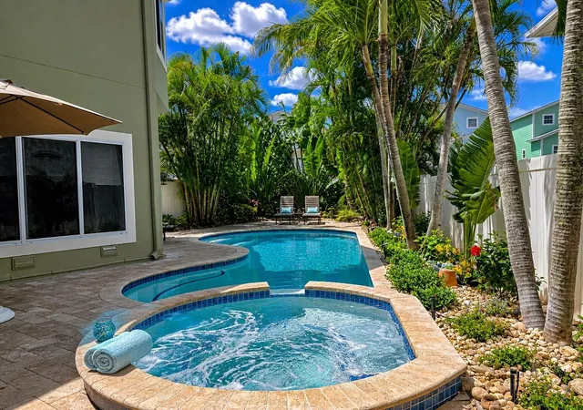 Photo 2 of Single family home for sale at 140 50th Street, Holmes Beach, FL 34217 | MLS# A4700681 | Listing updated on 2026-09-19